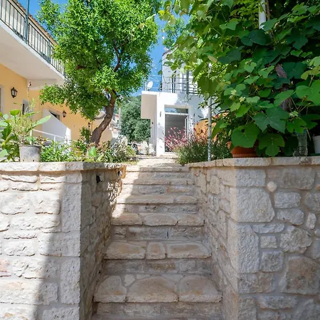 Kaminaki Apartmán Katávolos