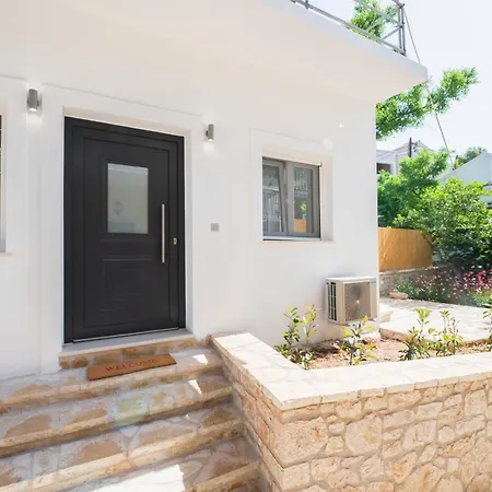 Kaminaki Apartmán Katávolos